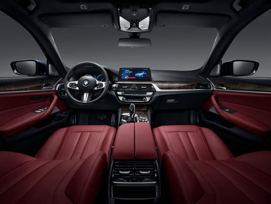 Торпедо BMW 525Li M Sport (G38) 2018 года  (CN) (фото 2 из 10)